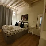 6 Via Della Rosa *
