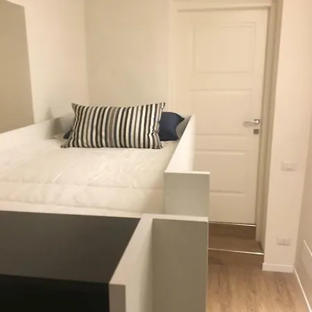 Apartment 6 Via Della Rosa *