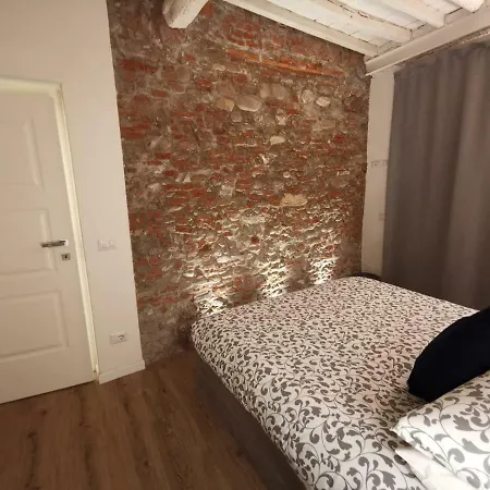 Apartment 6 Via Della Rosa Lucca