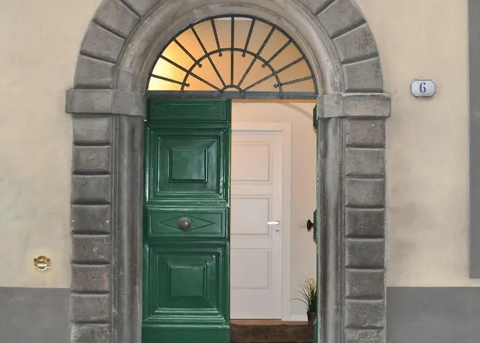 6 Via Della Rosa
