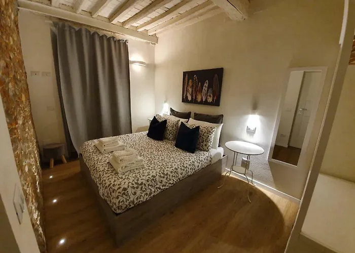 Apartment 6 Via Della Rosa Lucca