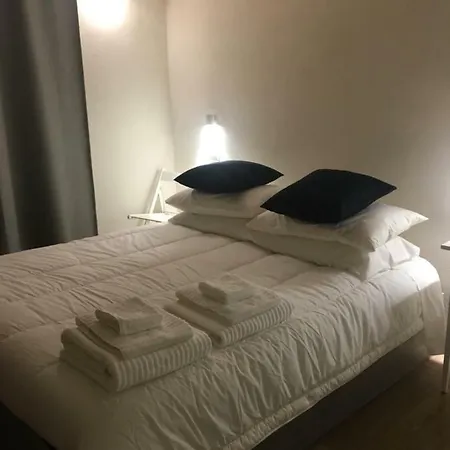 6 Via Della Rosa * لوكا