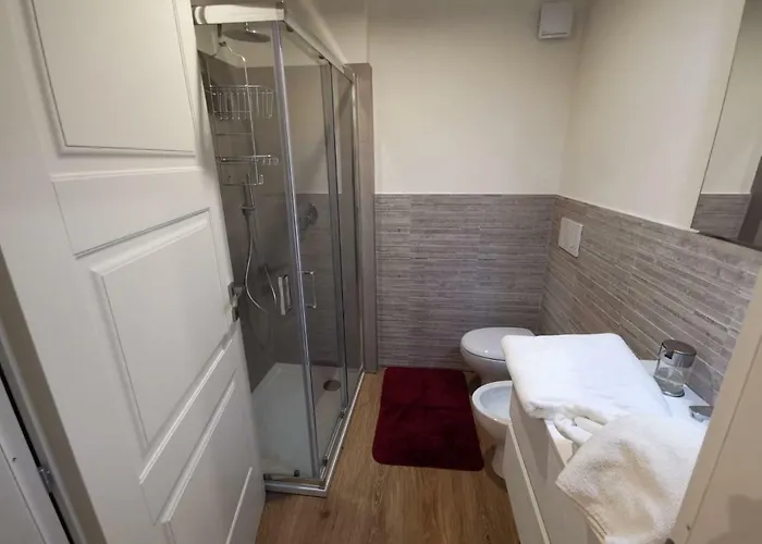 6 Via Della Rosa شقة لوكا